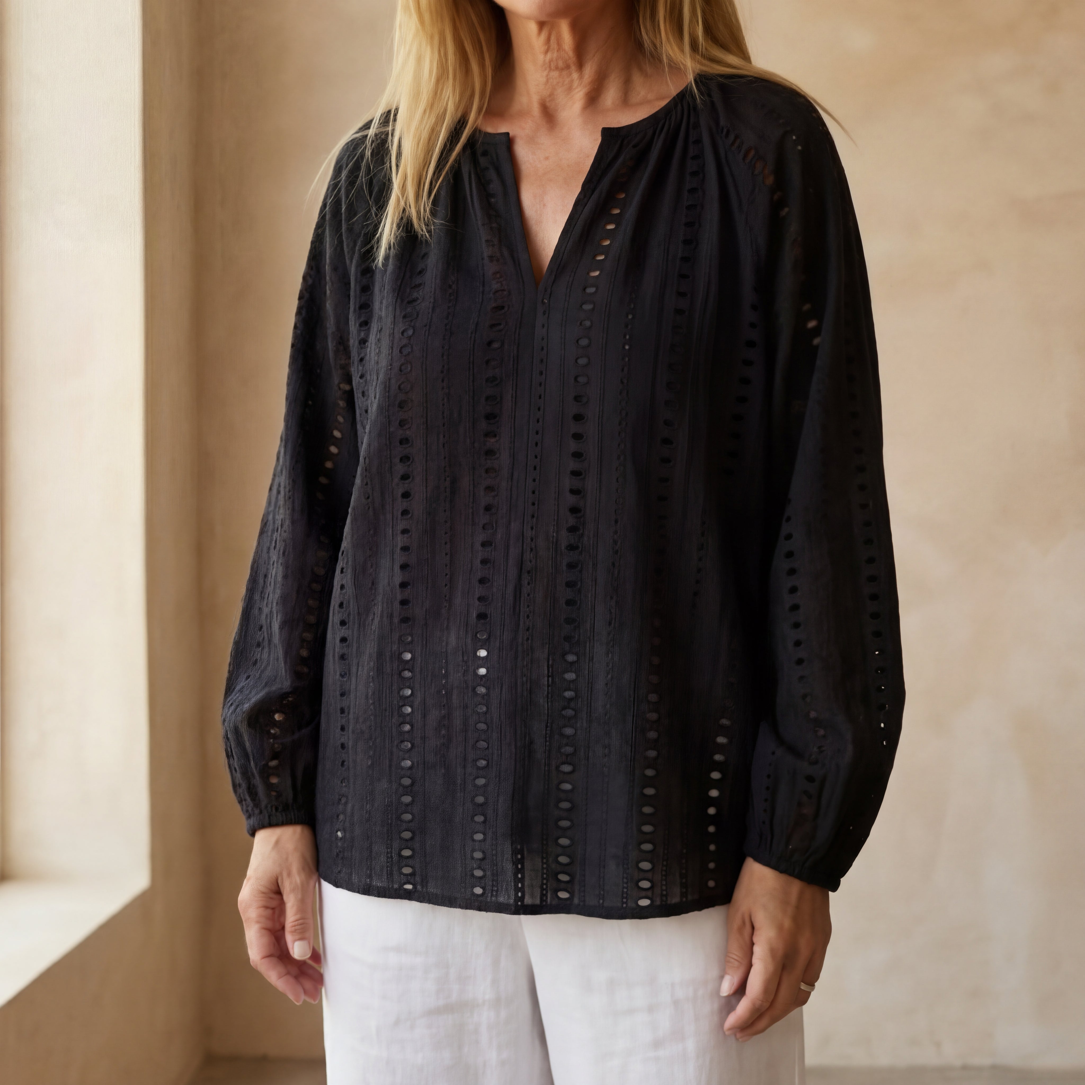 ESARIA - Embroidered Blouse